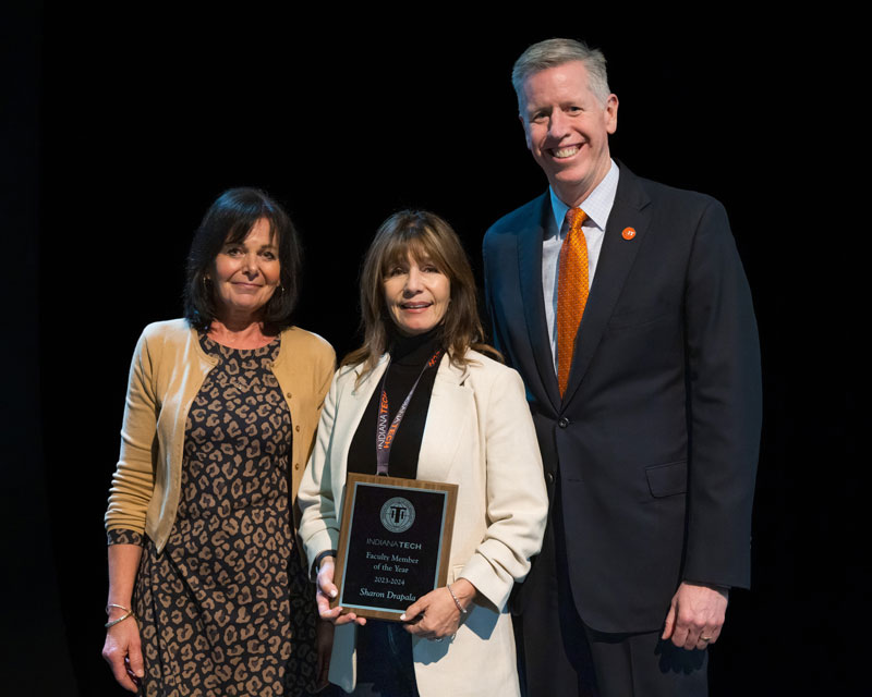 Dr. Sharon Drapala receiving award