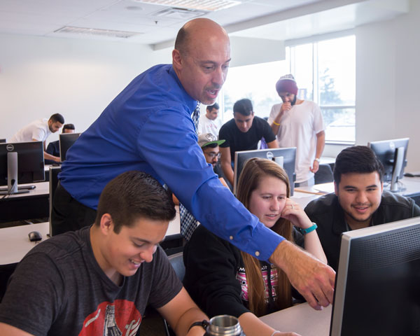 Dr. Steve Dusseau instructing students